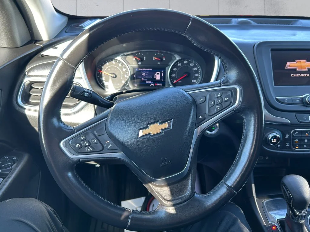 Used 2022 White Chevrolet LT image 9