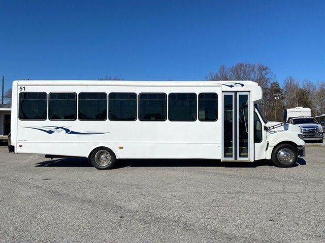 2014 International AC/UC Commercial Bus Starcraft