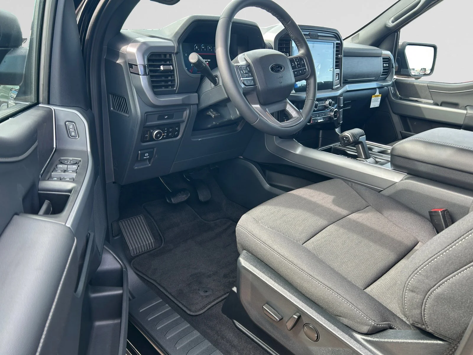New 2026 Agate Black Metallic Ford XLT image 13