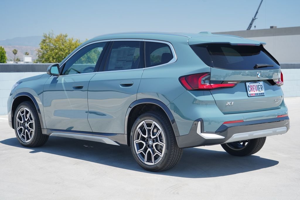 New 2026 Cape York Green Metallic BMW xDrive28i image 7