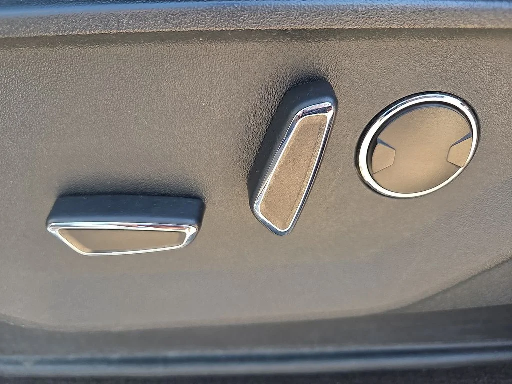Used 2021 Silver Ford XLT image 19