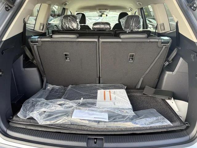 New 2026 Silver Volkswagen 2.0T SE image 5