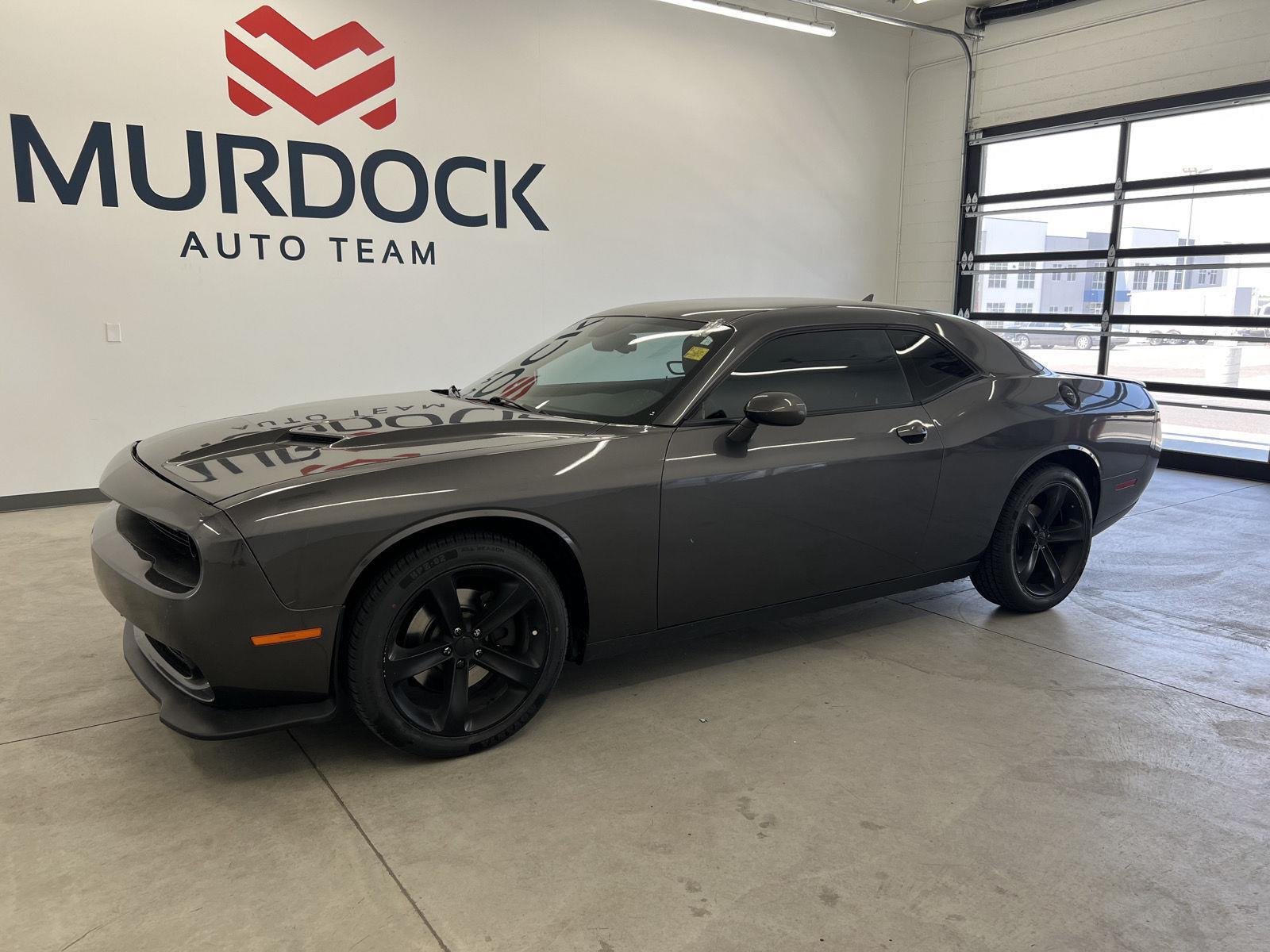 2016 Dodge Challenger SXT's photo