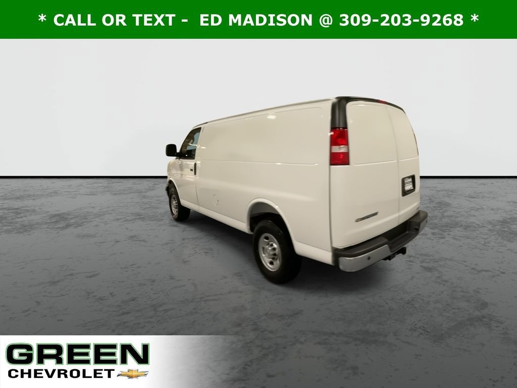 New 2025 Summit White Chevrolet WT image 6