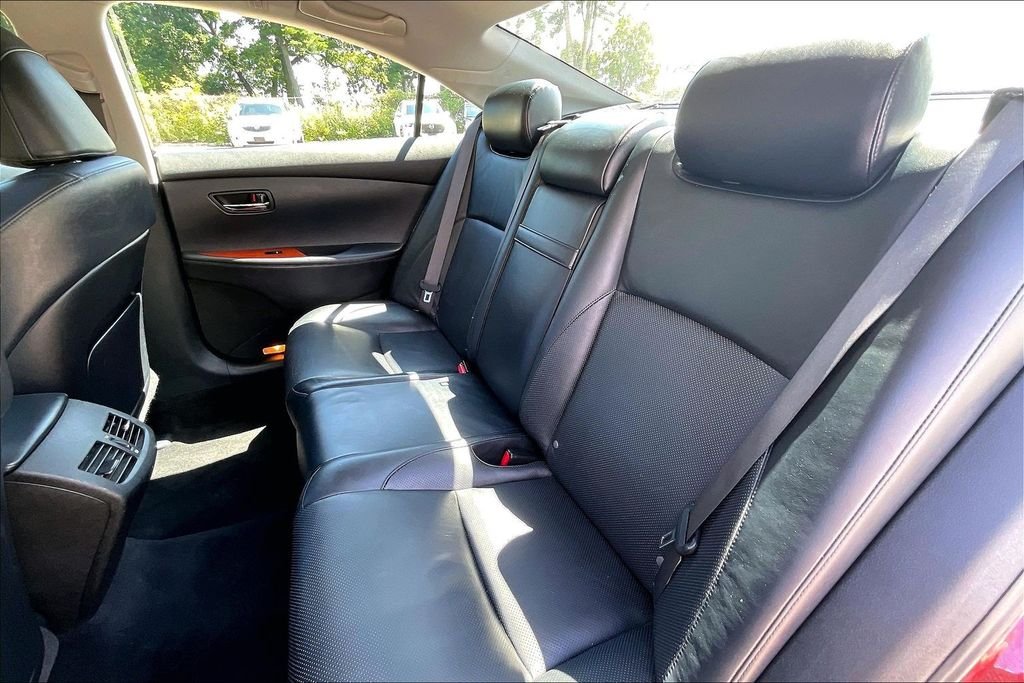 Used 2007 Red Lexus 350 image 25