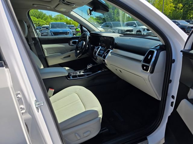 Used 2021 White Kia SX image 12
