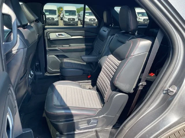 Used 2026 Gray Ford ST-Line image 30