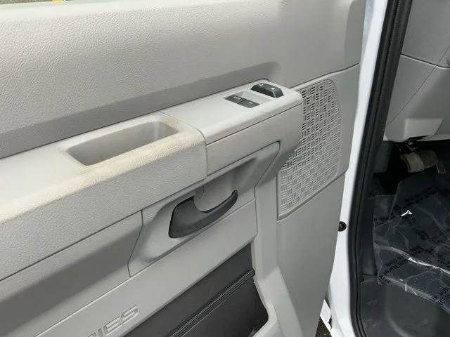 2025 Ford E-Series Cutaway Base - Photo 17