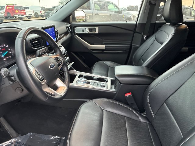 Used 2023 Silver Ford Limited image 15