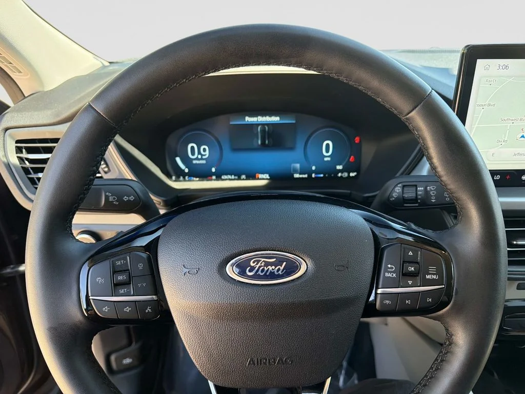 Used 2023 Cinnabar Red Ford Active image 26