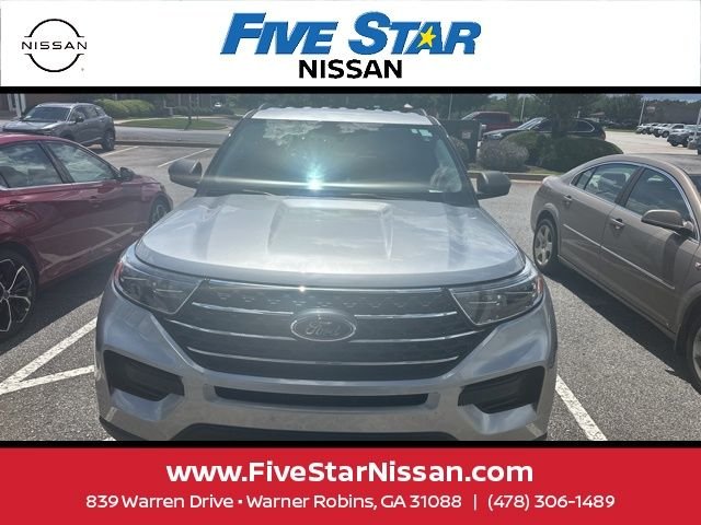 Used 2023 Silver Ford XLT image 2