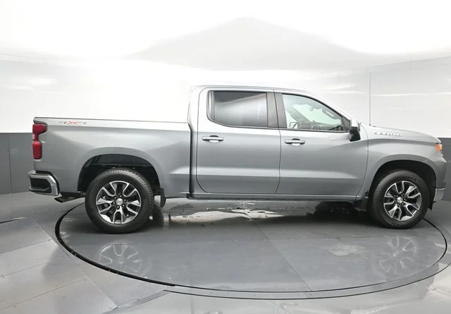 Used 2023 Gray Chevrolet LT image 8