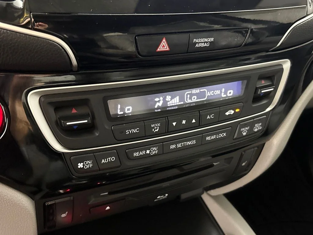 Used 2019 Blue Honda Touring image 44