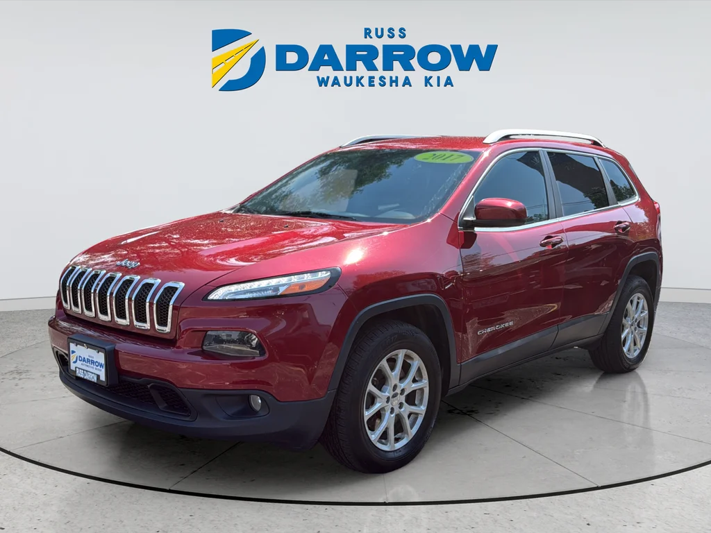 Used 2017 Red Jeep Latitude image 1
