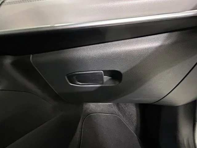 Used 2025 White Jeep Limited image 24