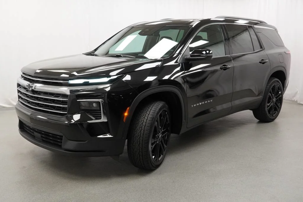 New 2027 Mosaic Black Metallic Chevrolet LT image 4