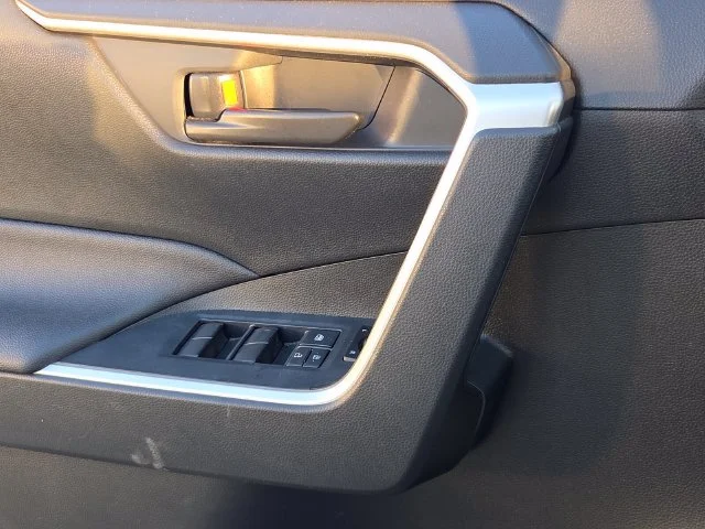 Used 2019 White Toyota LE image 30