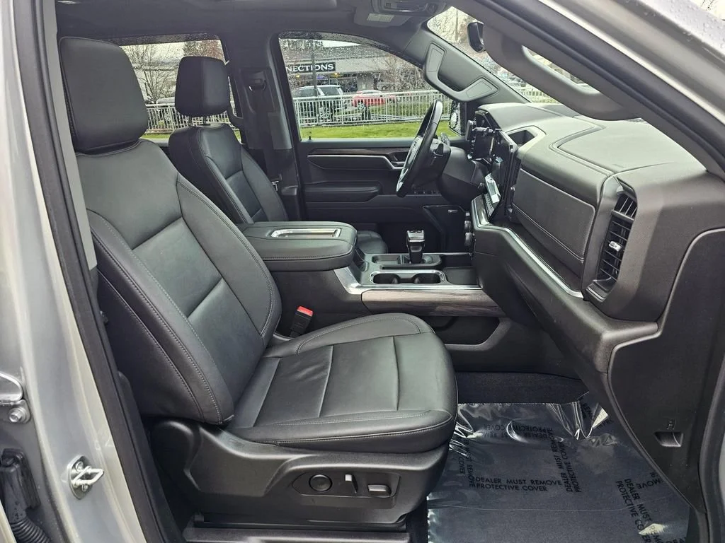 Used 2022 Silver Ice Metallic Chevrolet LTZ image 11