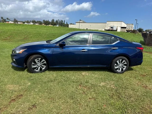 Used 2021 Blue Nissan 2.5 S image 4