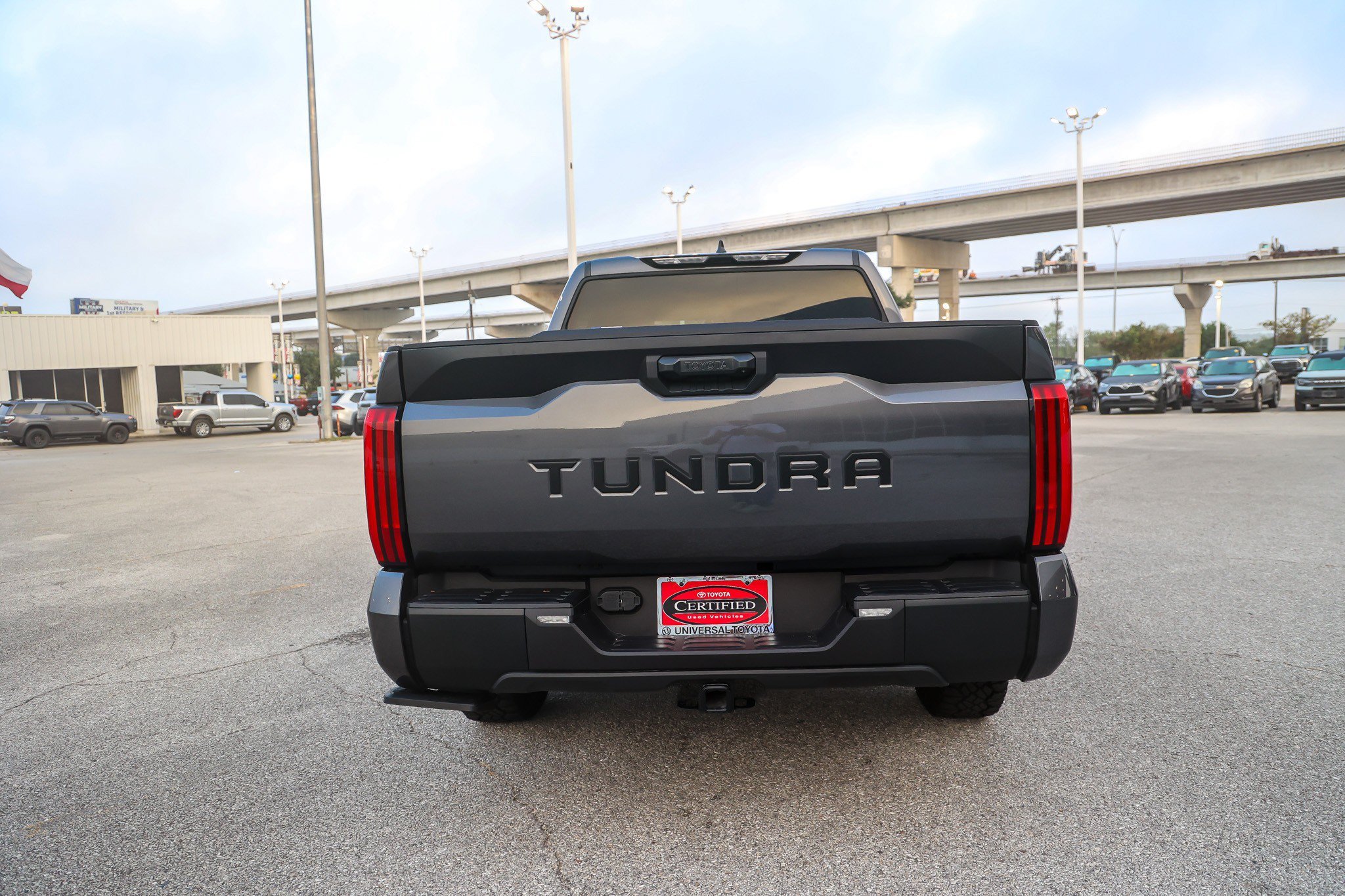 Used 2025 MAGNETIC GRAY MET Toyota SR5 image 7