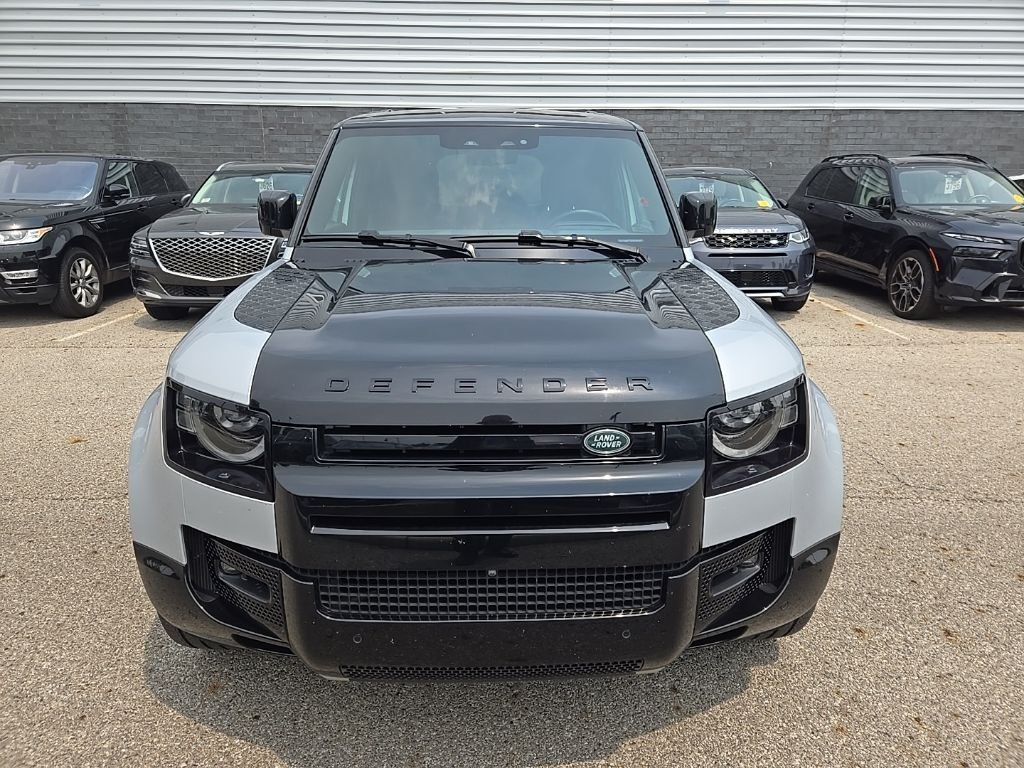 Used 2024 Hakuba Silver Metallic Land Rover X image 2