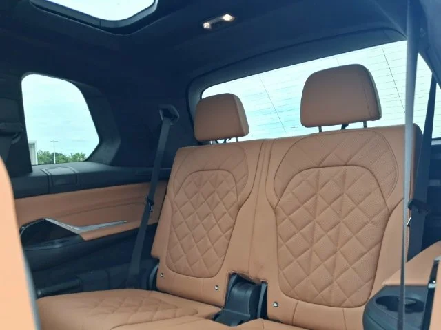 Used 2025 Gray BMW xDrive40i image 25