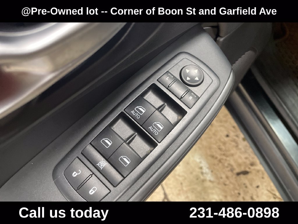 Used 2015 Black Jeep Latitude image 14