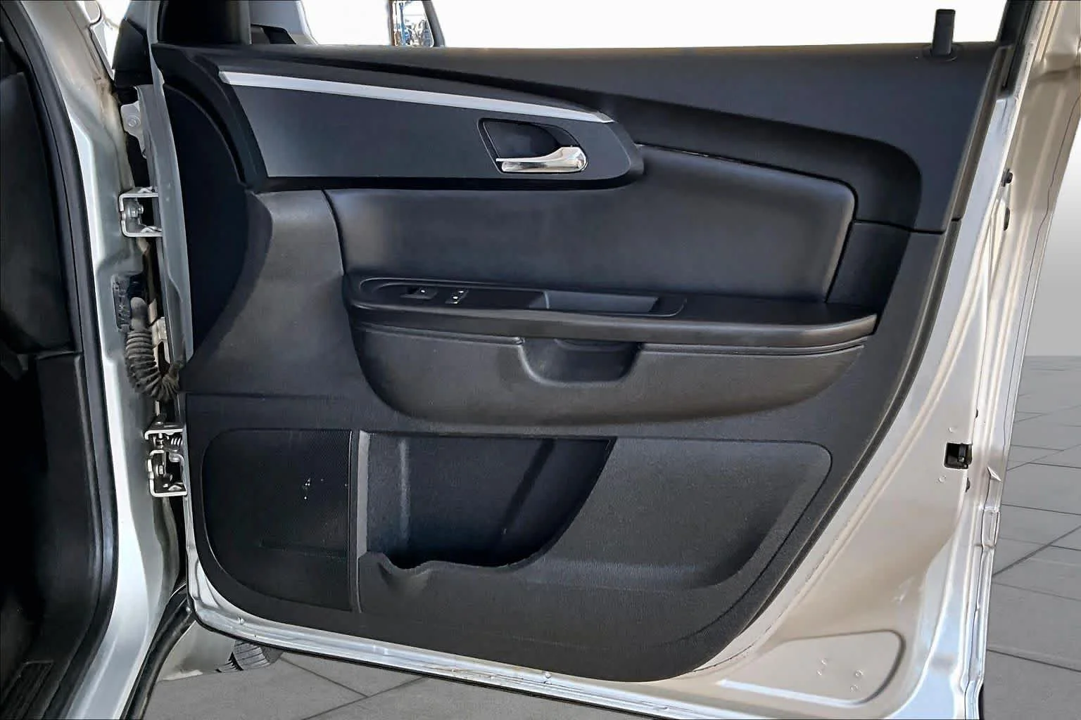 Used 2012 Silver Ice Metallic Chevrolet LT w/1LT image 21