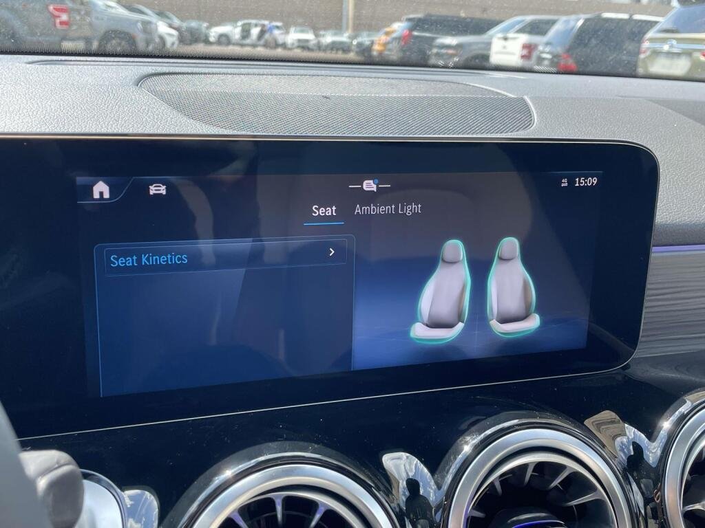 New 2026 Cirrus Silver Metallic Mercedes-Benz GLB 250 image 25