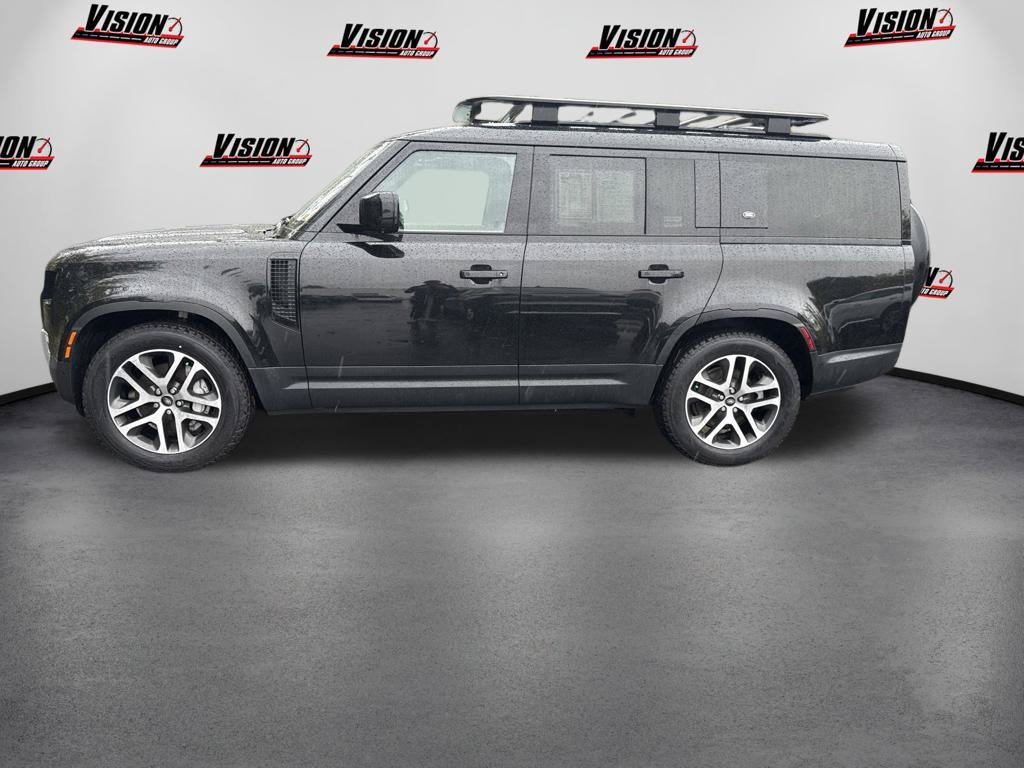 Used 2023 Black Land Rover SE image 8
