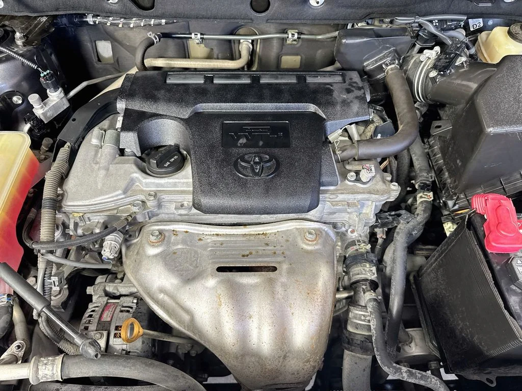 Used 2017 Gray Toyota XLE image 38