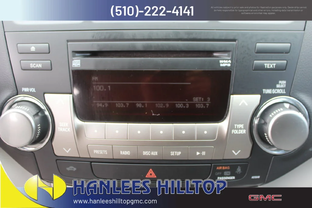 Used 2012 White Toyota Base image 24