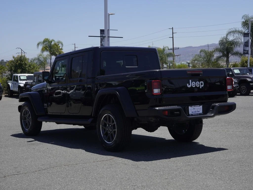 Certified Used 2021 Black Jeep Overland image 5