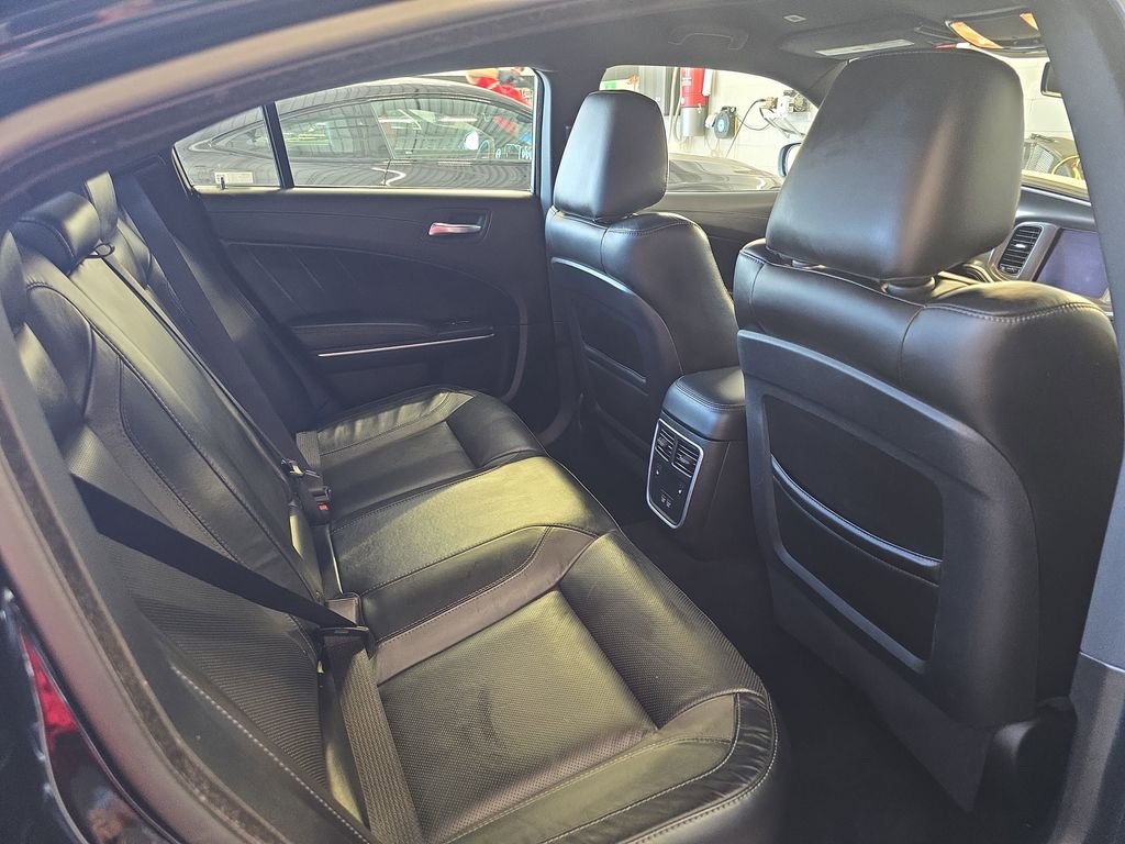 Used 2022 Black Dodge SXT image 13