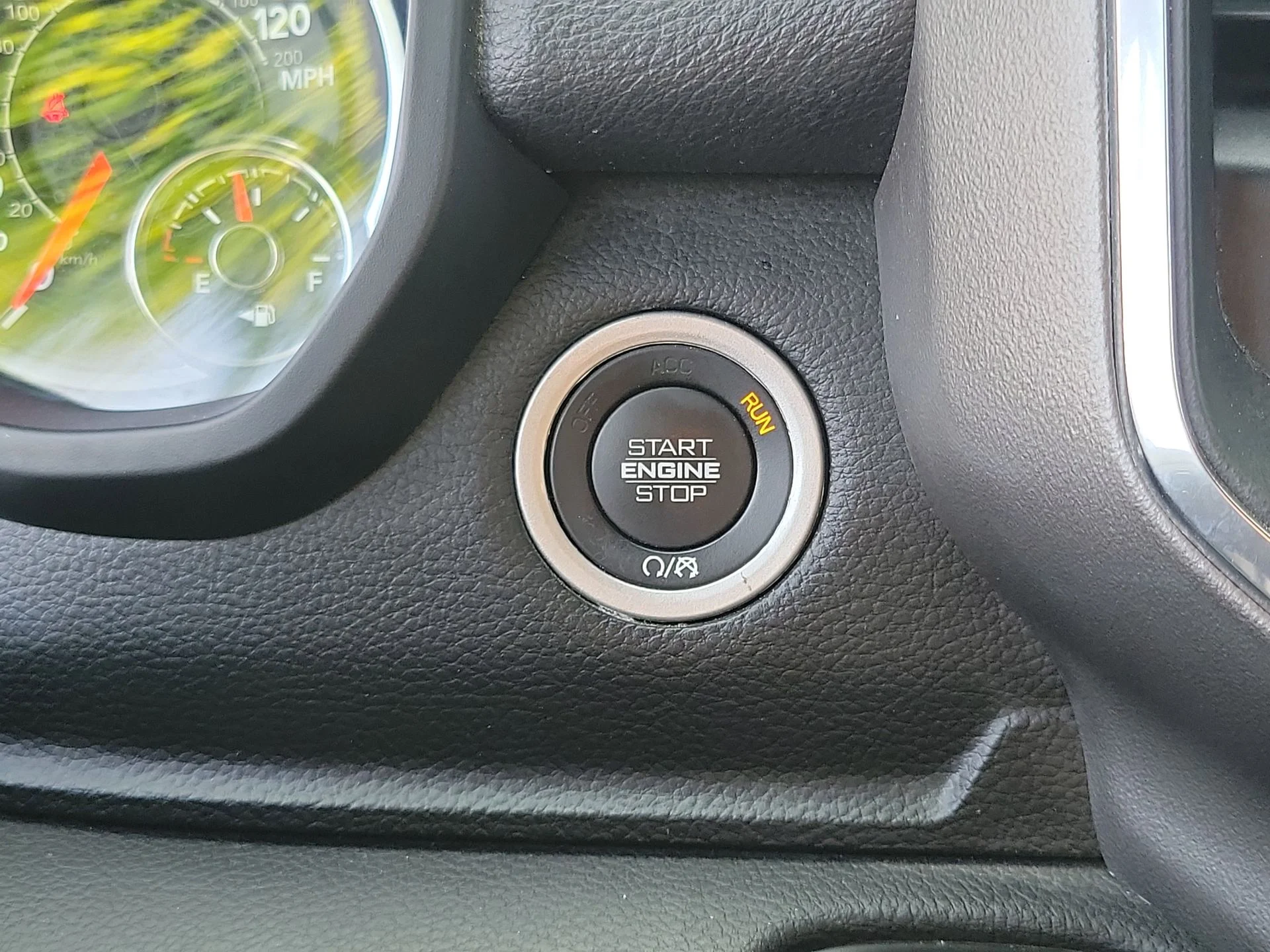 Used 2024 White Ram Laramie image 9