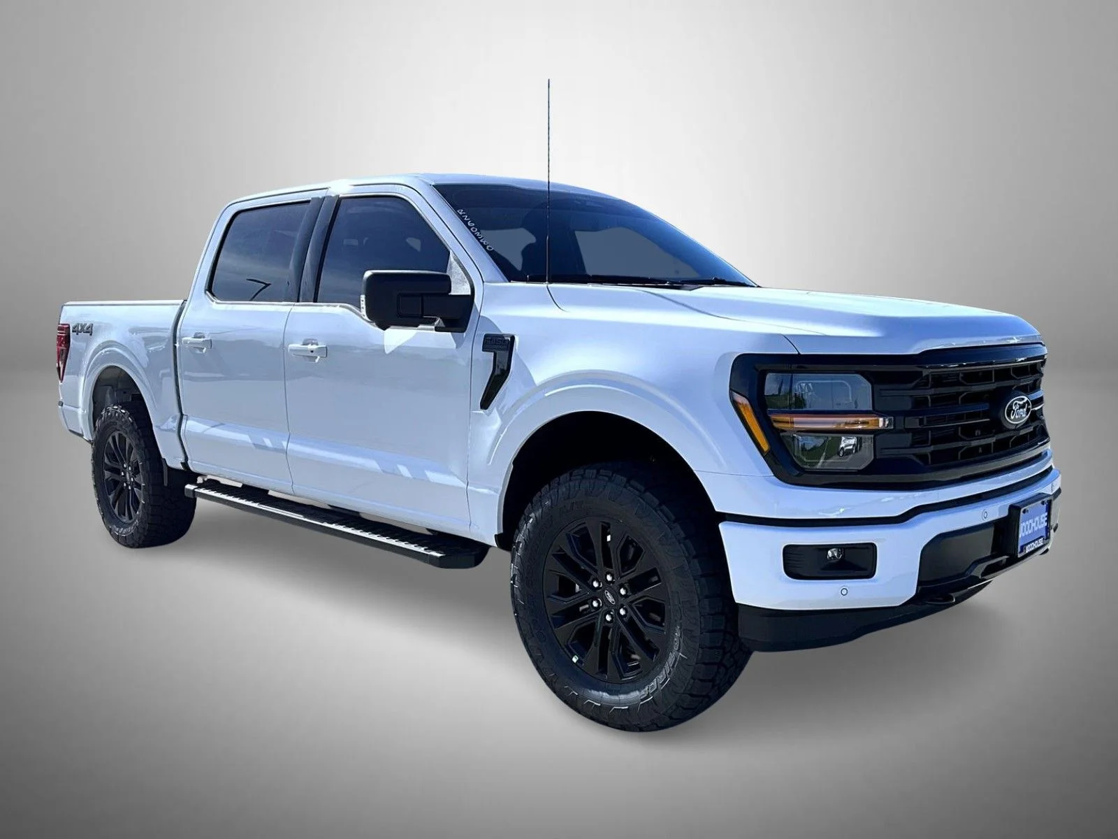 New 2026 Oxford White Ford XLT image 3