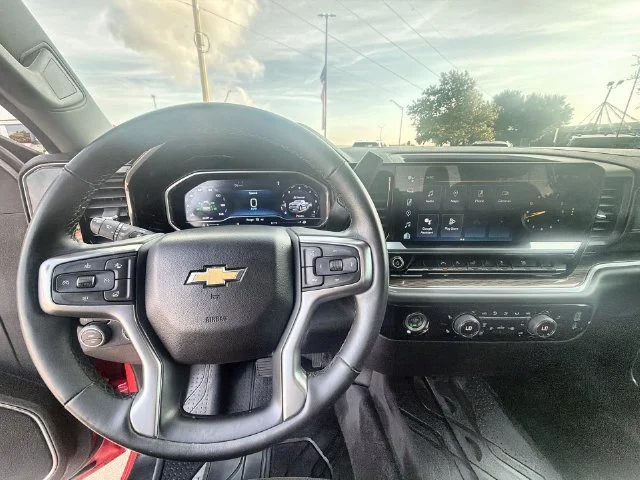 2023 Chevrolet Silverado 1500 LT - Photo 11