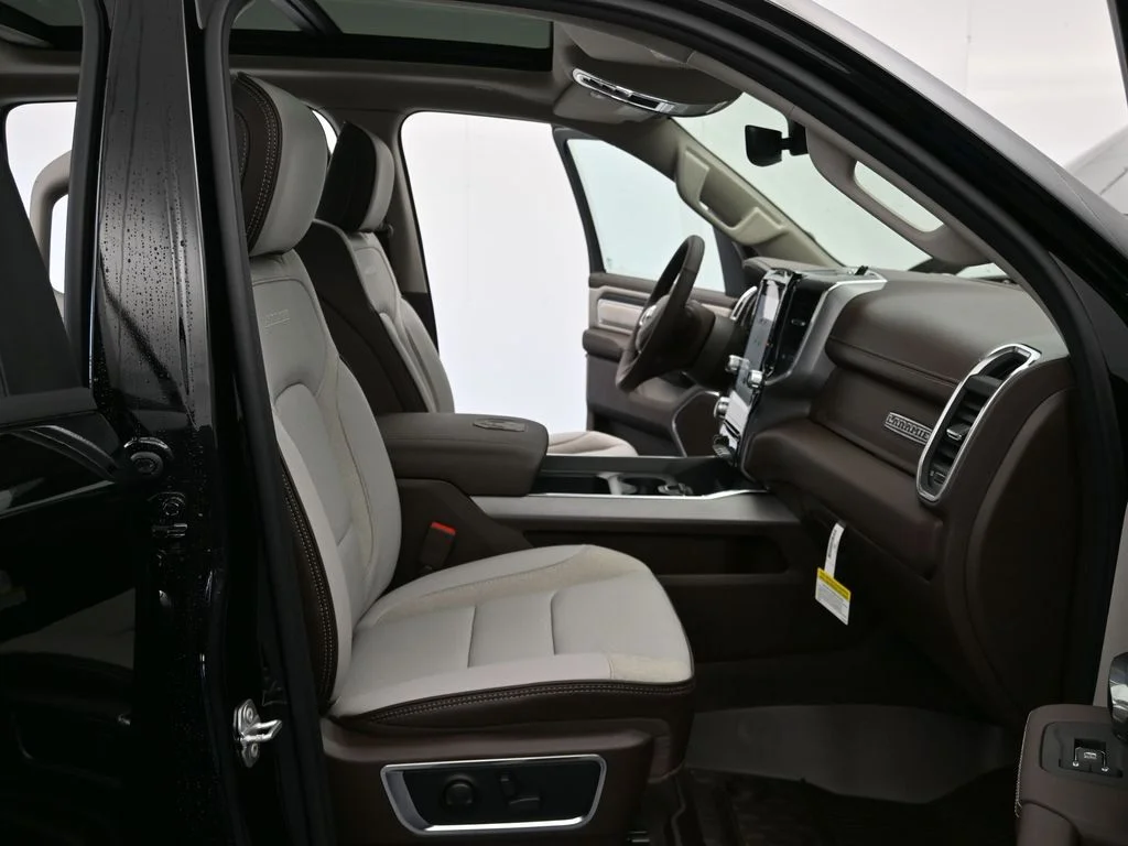 New 2026 Diamond Black Crystal Pearl-Coat Exterior Paint RAM Laramie image 13