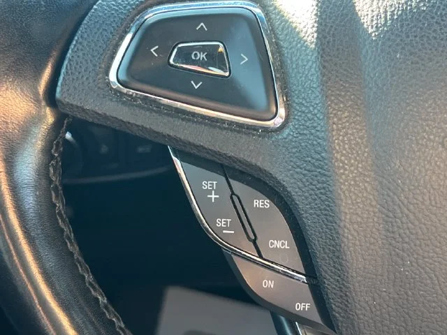 Used 2017 Silver Lincoln Reserve image 31