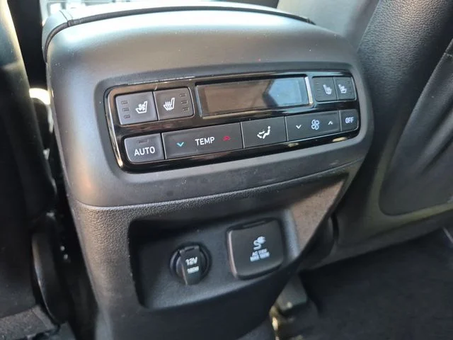 Used 2024 White Hyundai SEL image 27