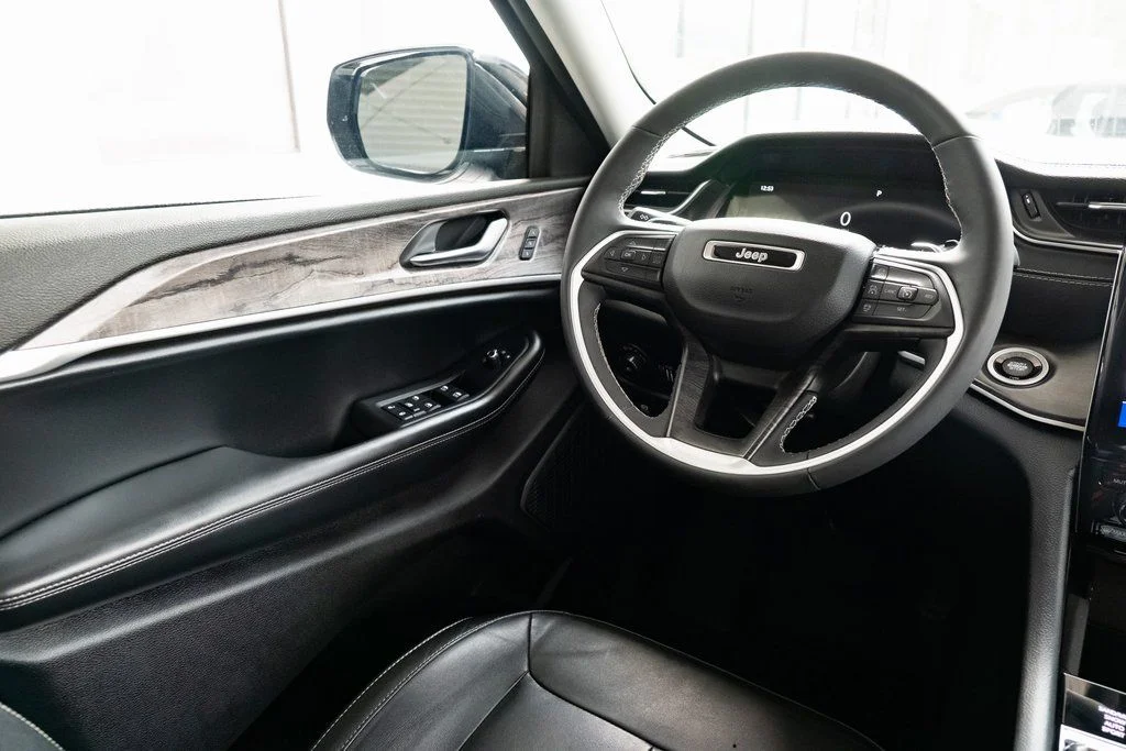 Used 2023 White Jeep Limited image 11