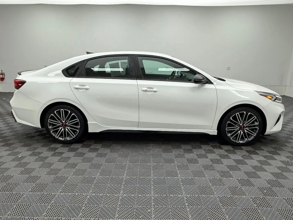 Used 2023 White Kia GT image 7