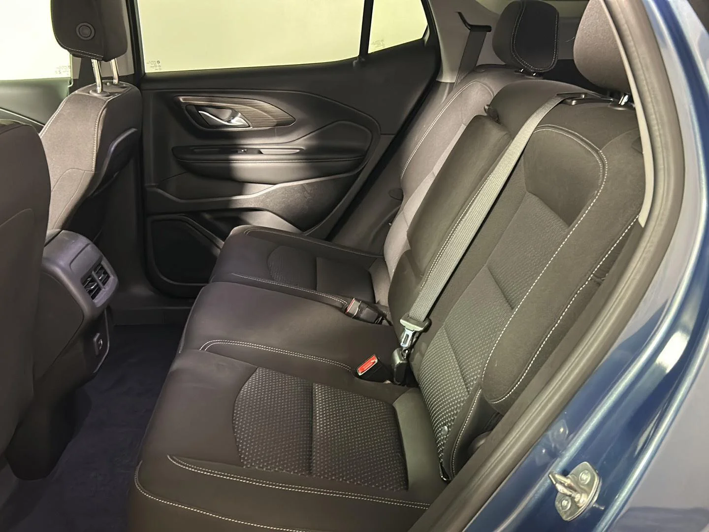 Used 2024 Downpour Metallic GMC SLE image 16