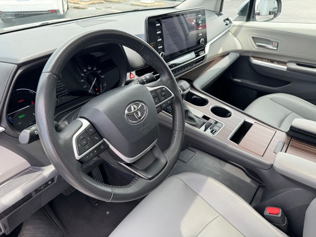 Used 2024 Silver Toyota XLE image 17