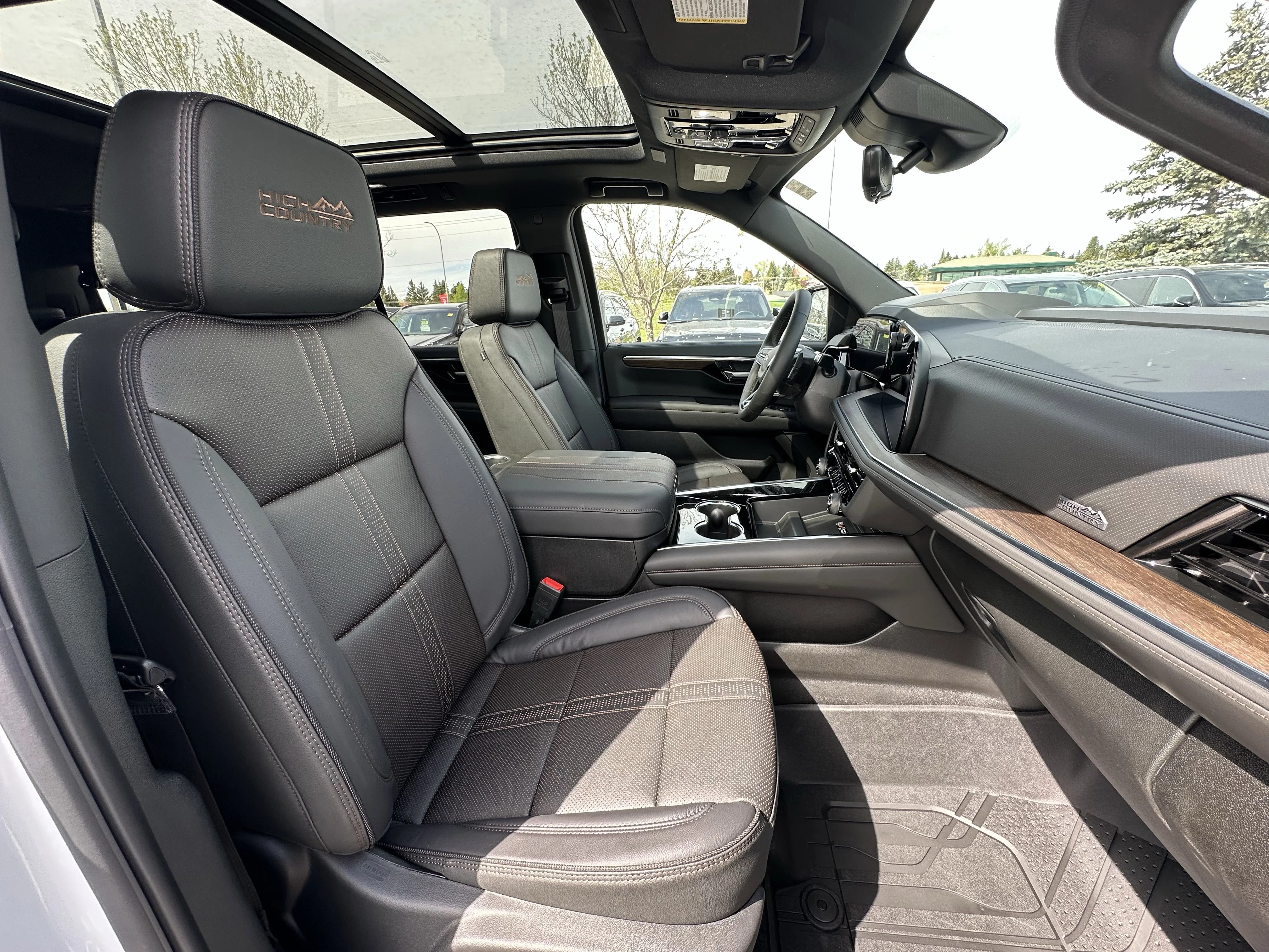 New 2026 Polar White Tricoat Chevrolet High Country image 19
