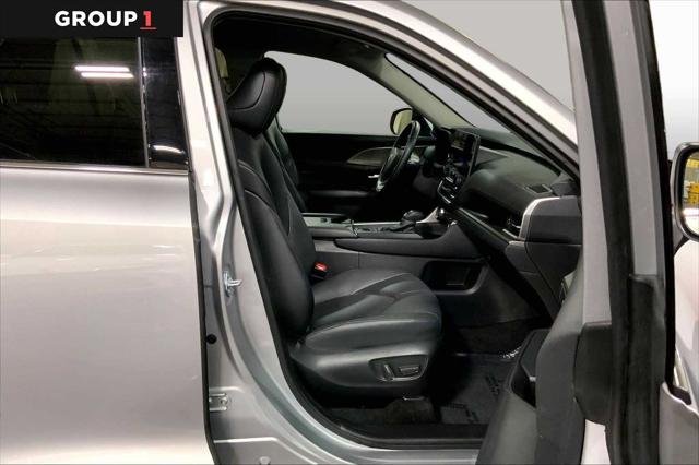 Certified Used 2025 CELESTIAL SILVER Toyota  image 9