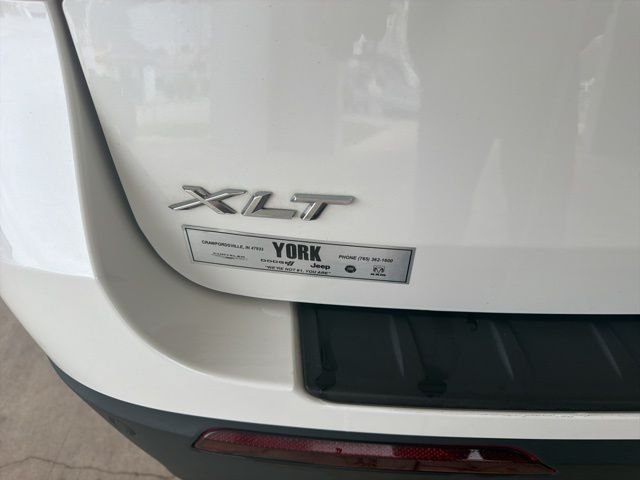 Used 2022 White Ford XLT image 5