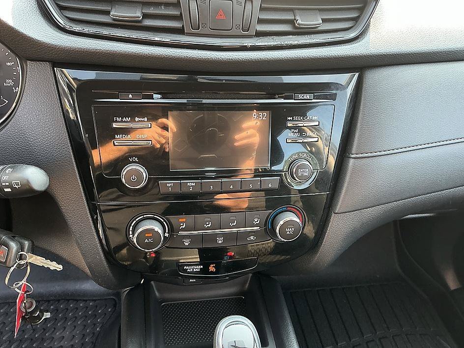 Used 2017 Magnetic Black Nissan S image 18