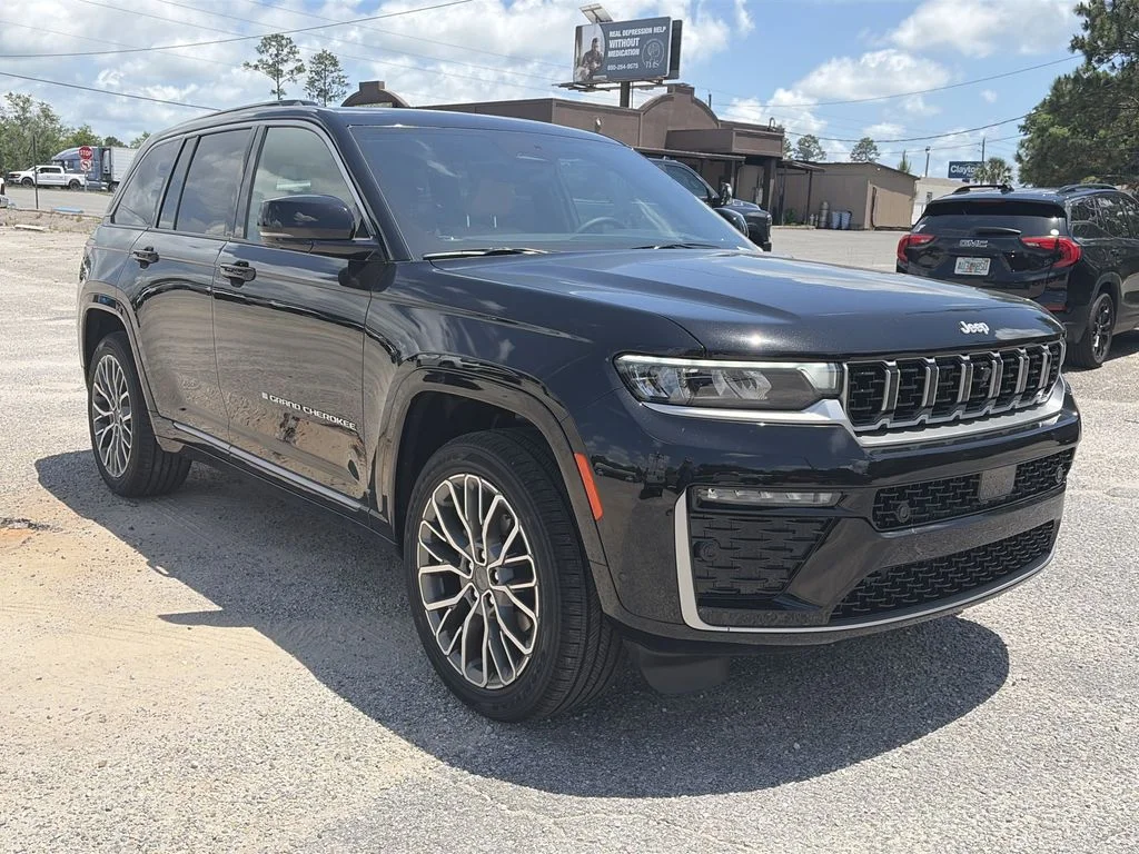 New 2026 Diamond Black Crystal Pearl-Coat Exterior Paint Jeep Summit image 8