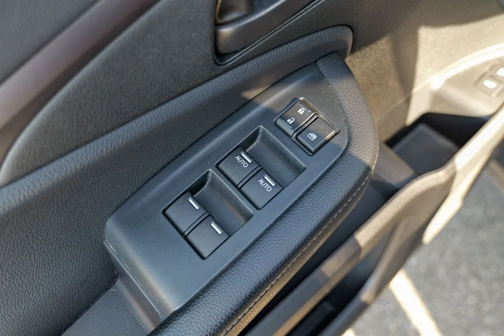 Used 2023 Black Honda EX-L image 18
